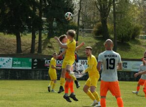 Der SSC Weißenfels II bleibt weiter auf Aufstiegskurs – doch dieser Erfolg musste hart erarbeitet werden. Die Jungs aus Weißenfels waren zu Gast bei Sportring Mücheln, einer Mannschaft, die zuhause als echte Macht gilt.