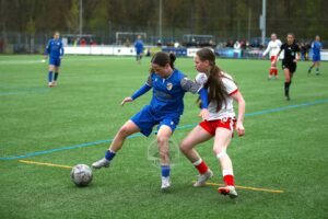 Der FC Carl Zeiss Jena schreibt Geschichte und schlägt RB Leipzig mit 2:0 im Halbfinale des DFB-Pokals der U17-Juniorinnen.