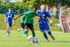 FC Halle-Neustadt verspielt beinahe klare Führung – turbulente Schlussphase überschattet 4:3-Erfolg