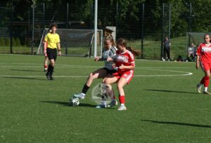 Zu wenig Bewegung, zu viele Fehler: HFC-U17 Juniorinnen geben Führung aus der Hand !